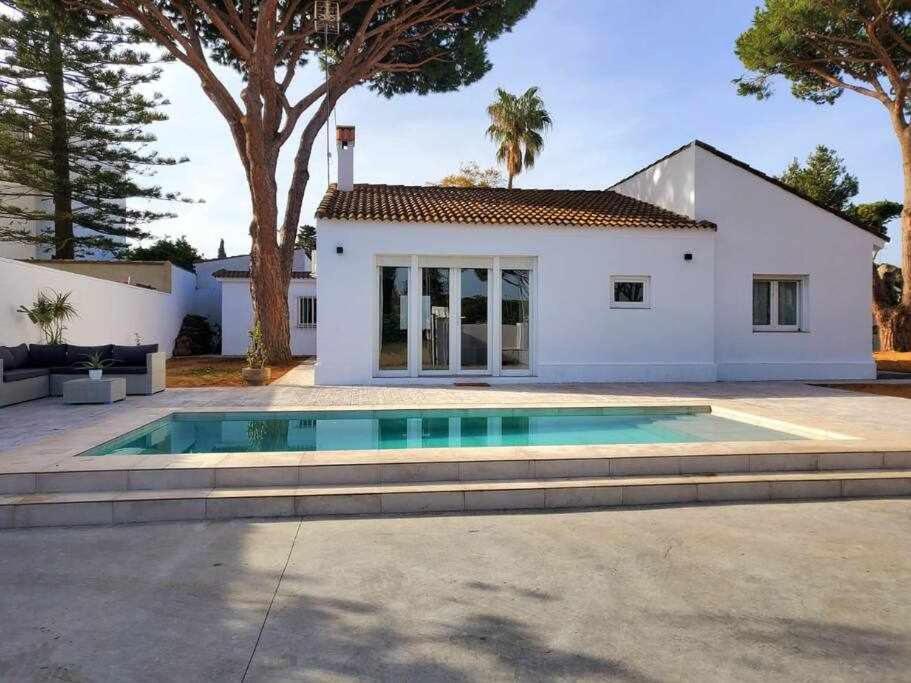 Villa Yoli 26 Con Piscina Y Jardin Cerca De La Playa Chiclana de la Frontera Luaran gambar